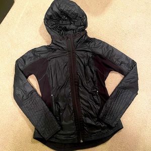 Lululemon Women’s Jacket w/removable hood